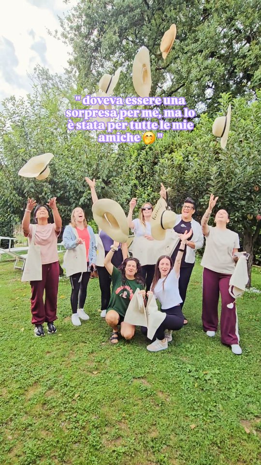 ⏱ 48h è il tempo che abbiamo avuto per organizzare tutto, in via eccezionale
🎀 Il risultato? Un addio al nubilato pieno di emozioni e sorprese
🫂 Grazie @lalab_studio per il workshop dolcissimo di ricamo e pittura su totebag 🛍
💌 Contatta #lafiorentinaexperience per realizzare un’esperienza indimenticabile
#addioalnubilato
#toscanaexperience
#momentispeciali
#bridetribe
#unaddioalmagico