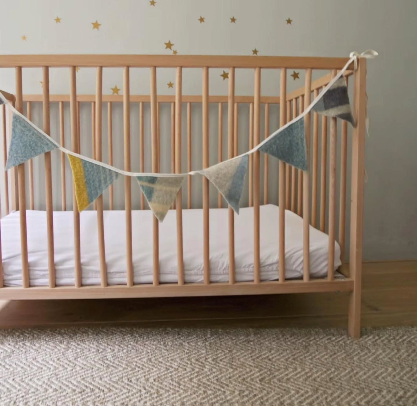 Two friends, one mission: to turn wool blankets into something warm, beautiful and meaningful. Every item is crafted with care for little adventurers and a better world. 🦒🐑