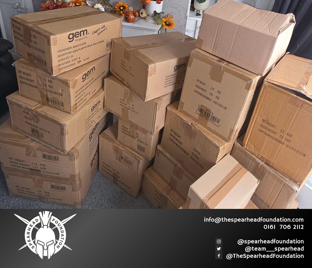 A huge ‘Thank You’ to Dan at RO&CO for providing us with this huge donation towards our ‘Christmas Miracle Programme’ which see us provide hundreds of packages to families struggling over the Christmas period.
Not sure how Adele is staying calm with the 19 boxes of goods taking up her living room but we can’t thank Dan & his wife enough ❤️
📧: INFO@THESPEARHEADFOUNDATION.COM to support the programme drop us a line!