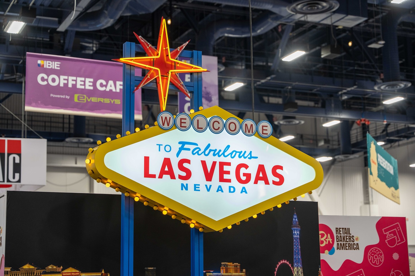 The United States have become part of our home since we opened our branch there — that’s why we also launched our dedicated Instagram profile @molinodallagiovannausa ❤️💛❤️
Being in Las Vegas for the @bakingexpo was truly amazing: we met our incredible partners and clients, and created new connections with fantastic people.
This edition was even more special with the Meet Massari R-evolution — sharing our philosophy and the culture of panettone, and witnessing the excitement and emotions of the attendees was unforgettable.
A huge thank you to all the people who made this possible:
@iginio.massari @agrimontana @agrimontana_international @sabrina_dallagiovanna @paolo.dallagiovanna @giulialfieri @fabiods_pastry @luca.rubicondopastry @binriccardo
MOLINO DALLAGIOVANNA
GRANO LAVATO
FARINE SUPERIORI
#dallagiovanna #molino #molinodallagiovanna #molini #moliniitaliani #madeinitaly #farinasuperiori #farinedagranolavato #granolavato #acqua #flour #italianflour #farinadallagiovanna