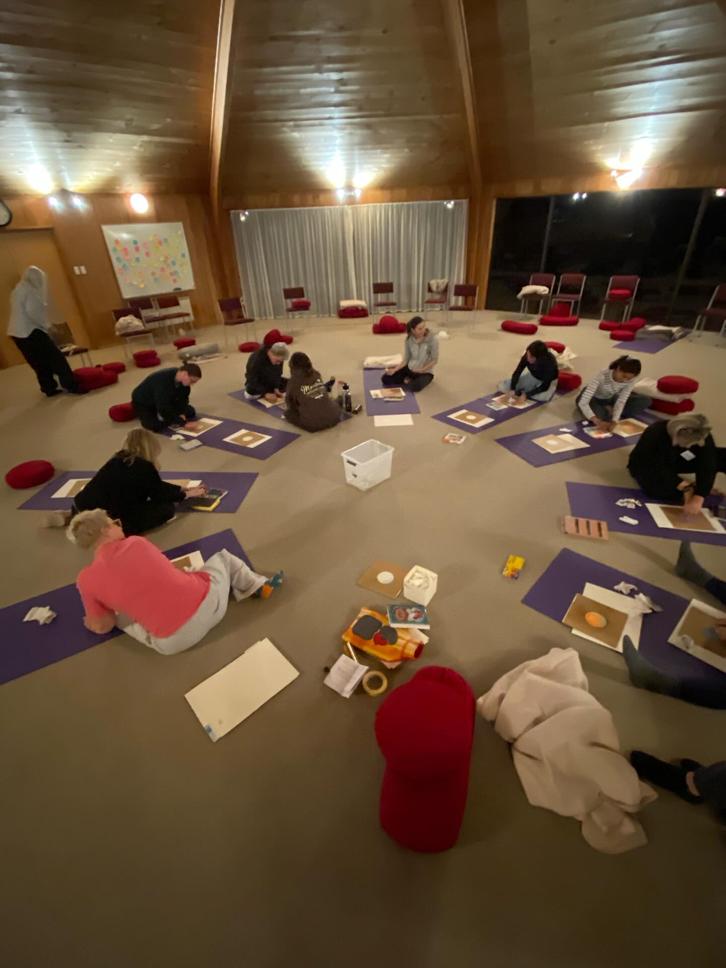 Just finished teaching an amazing Mindfulness Self-Compassion retreat at Mana retreat Center with my wonderful friend @drannamaryfriis and a fantastic group of 25 participants. So much engagement, openness and wisdom from these lovely human beings. #mindfulselfcompassion #teachingmindfulselfcompassion #mindfulselfcompassionretreat #manaretreatcentre #mindfulselfcompassionandcreativity #mindfulness #compassion #selfcompassion #therapeuticartsessions