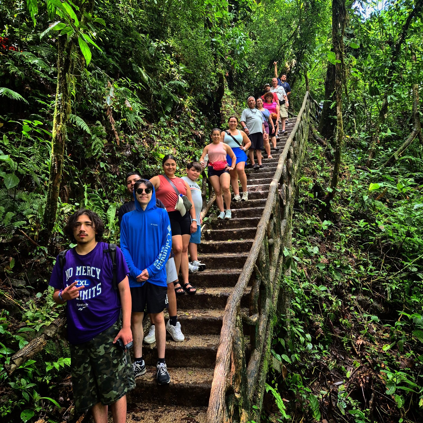 Exploring Río Celeste with Sarah’s Luján family 🌿🐍💦 From snakes in the forest to the legendary waterfall, this place is full of surprises. It’s not always blue—but when it is, words can’t describe it. ✨
Don’t just see it online—come experience it for yourself! 🚀
#rioceleste #costaricaadventures #familytravel #ɴᴀᴛᴜʀᴇʟᴏᴠᴇʀs #puravidacostarica🇨🇷 #planethollywoodcostarica #adventurethrillscr