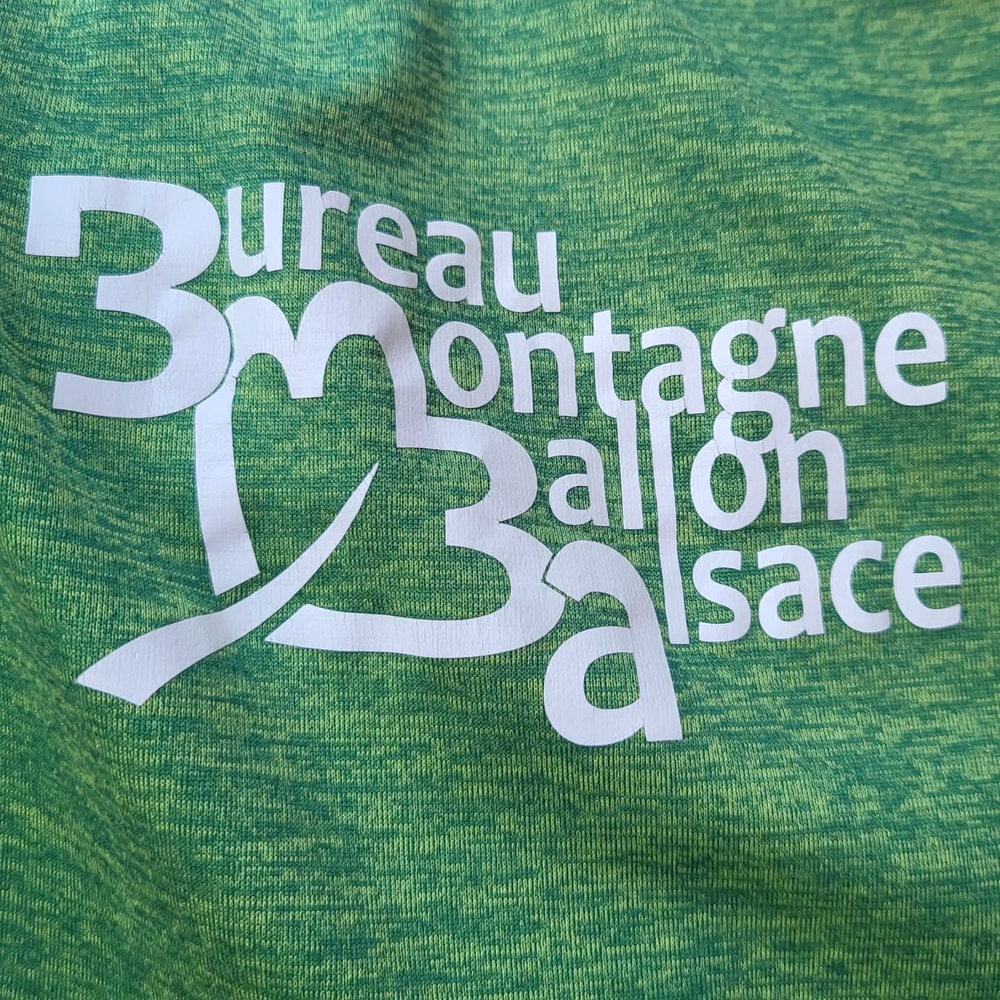 Bureau Montagne Ballon d'Alsace
Mon métier formidable : réunion entre Accompagnateurs en Montagne avec la vue sur les Alpes Bernoises et le coucher de soleil sur le Ballon d'Alsace.
La plus belle salle de coworking !
#bmba #ballondalsace #aubergefluhr #amm #metierpassion #alsacevosges
