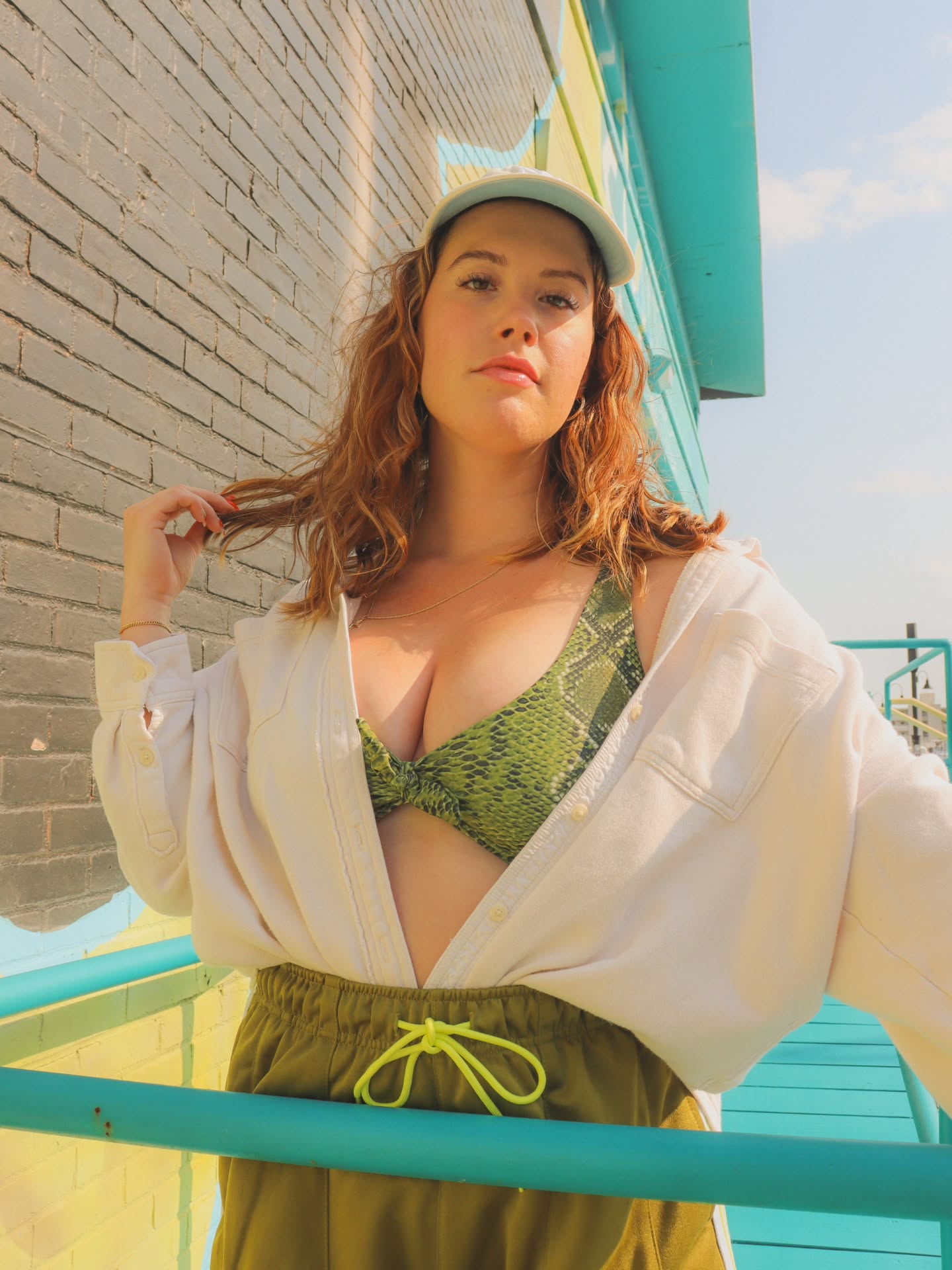 Summers not over yet ☀️
Loved this outfit (had to post before I officially break out all my fall clothes lol).
Shirt @aerie
Bathing suit @sheinofficial
Pants @urbanoutfitters
Hat @yankees
📸 💛 @stanleyluxx
#asburyparknj #jerseyshore #fashion #urbanoutfitters #aerie #virgoseason