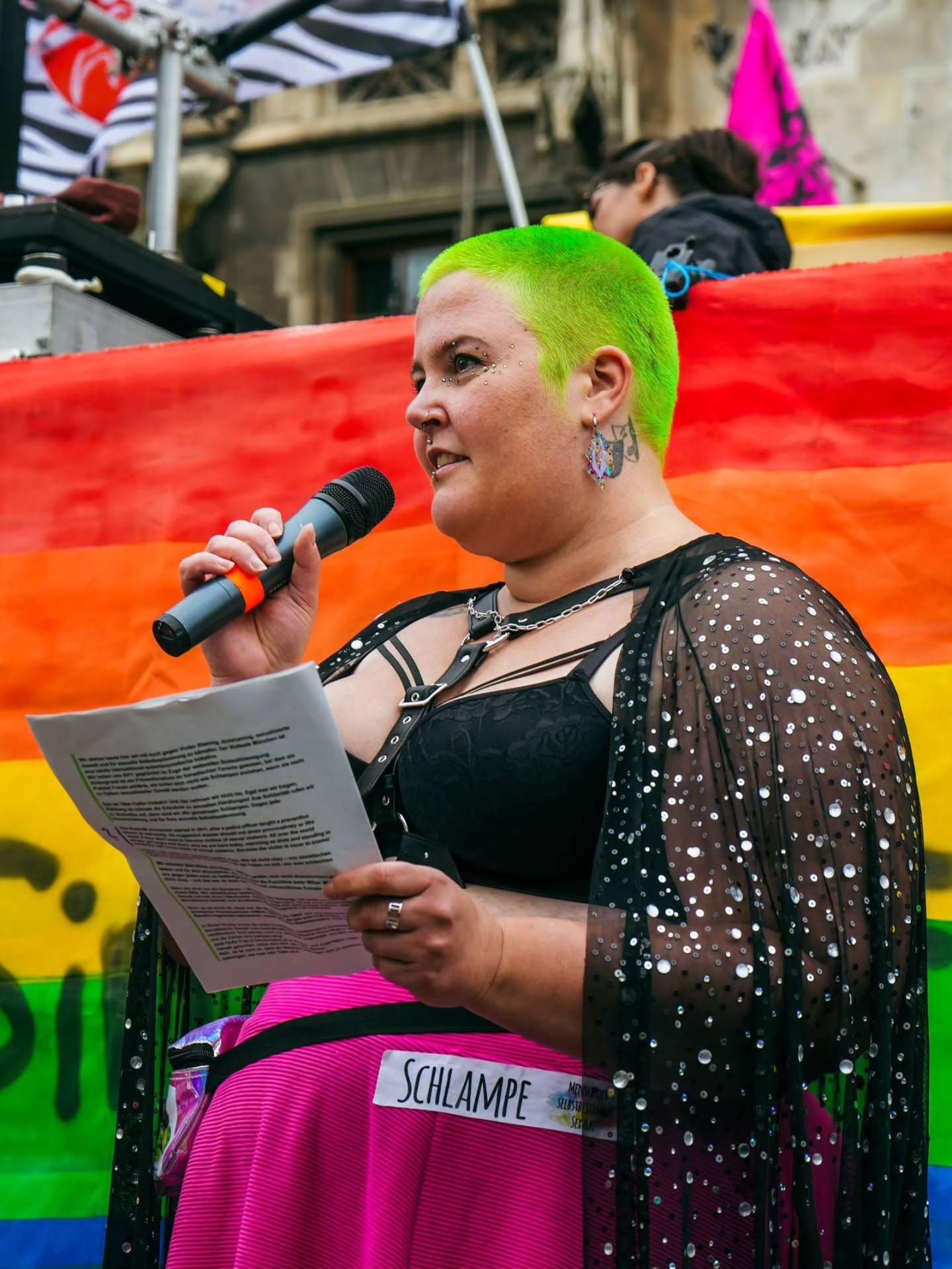 So fotzig war der Slutwalk 2025
Die frechen Fotos sind von @fotofehler
Tausend Dank!!
Diese Fotos + noch viele mehr findet ihr auf unserer Website✨
Stay slutty!!
