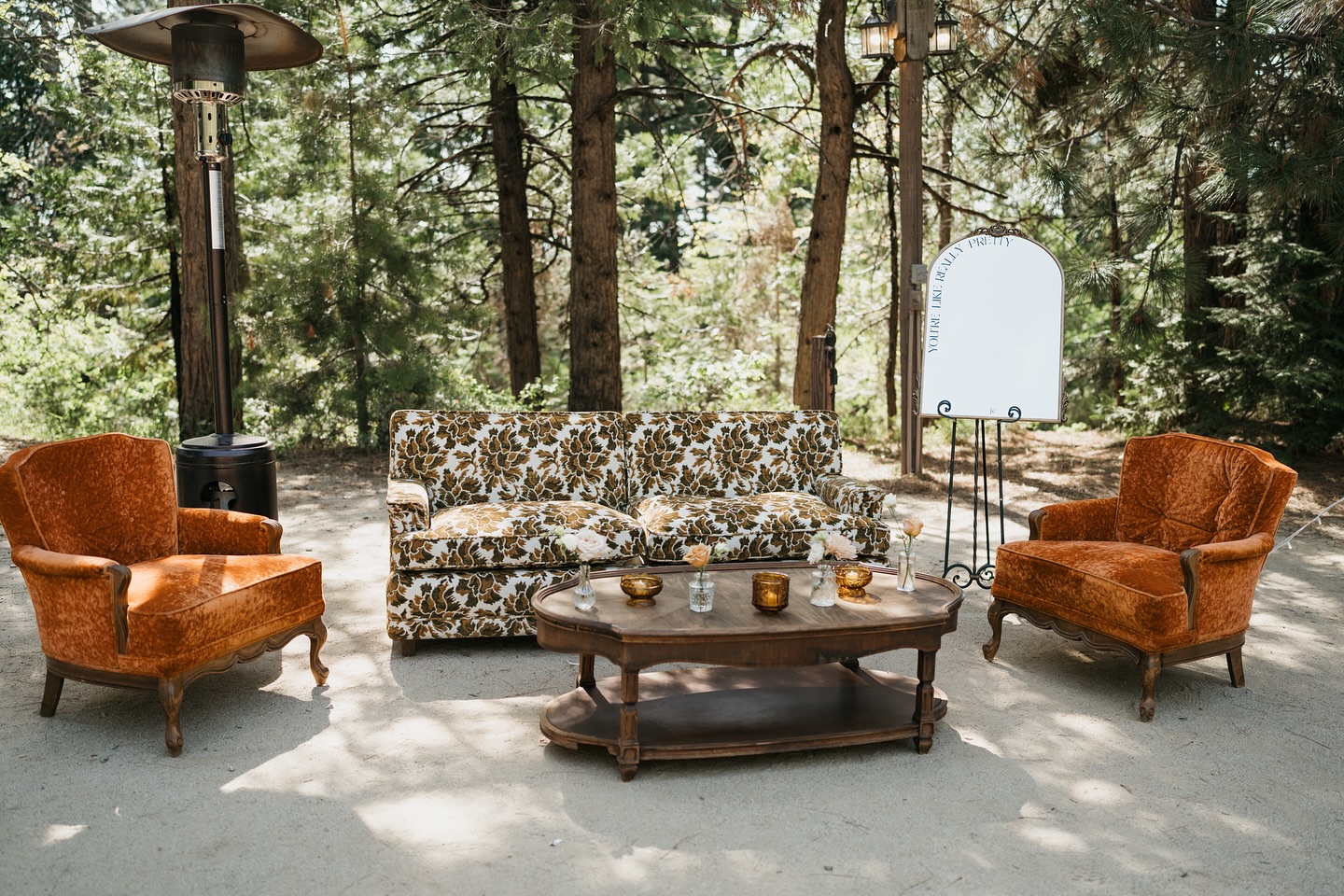 That fall feeling, but make it your lounge ✨ PICKS: Kilner sofa • Stetson chairs • McKay coffee table • Fairy lanterns