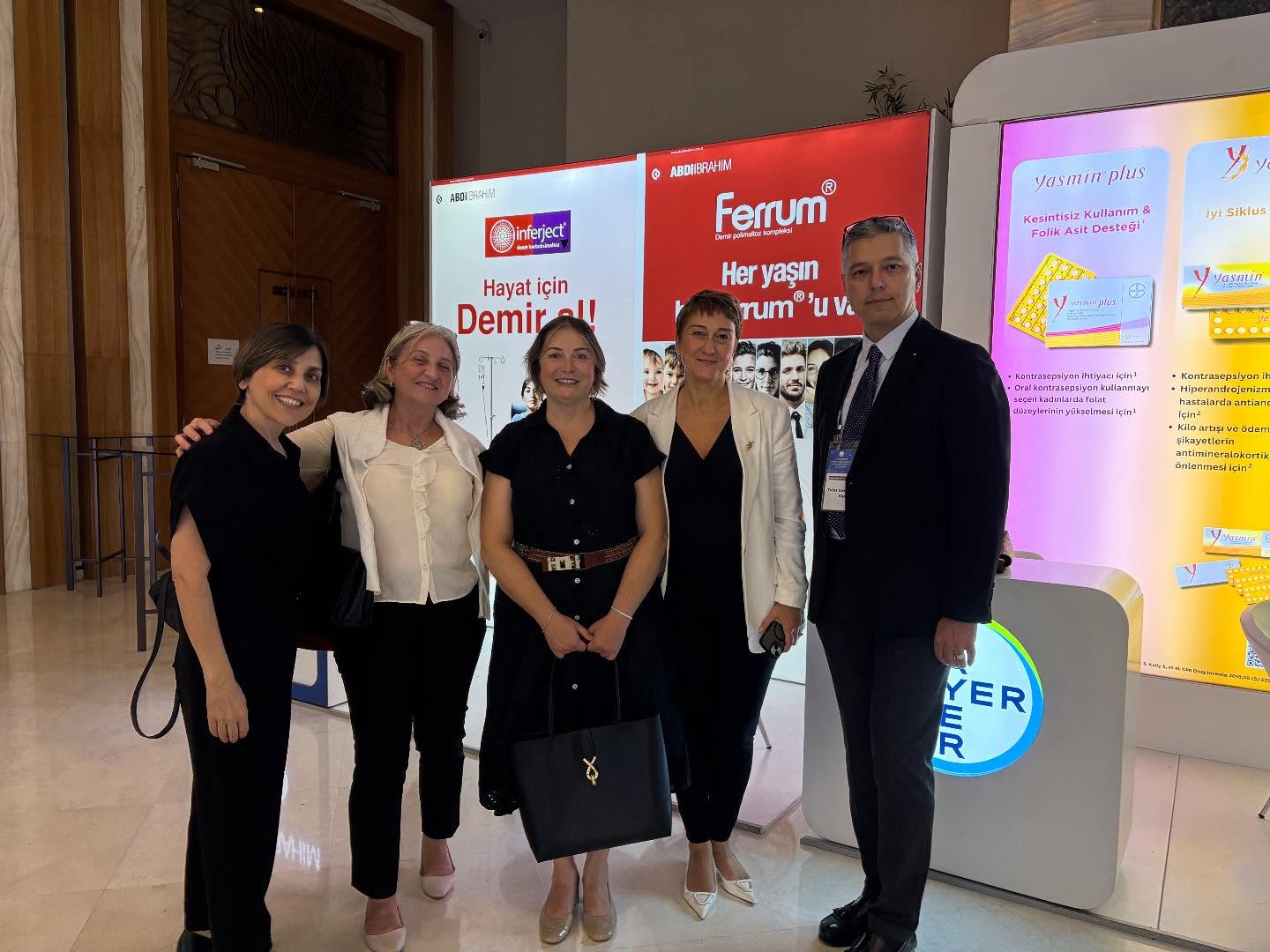 @uksead ilk kongresini kurslar, paneller, keynote lecture’lar ve canlı cerrahileri de içine alan zengin bir bilimsel program ile gerçekleştirdi. Özellikle genç meslektaşlarımızın ilgisi ve katılımını görmek bizler için mutlu ediciydi. Başta yönetim kurulu başkanımız @drenginoral ve yönetim kurulu üyelerimiz genç gruba emekleri için teşekkür ediyorum. İki yıl sonraki kongremizde görüşmek üzere. @drenginoral @drtanerusta @dr.olusapi @dilbazberna @prof.dr.ahmetkale @uksead @husnugorgen