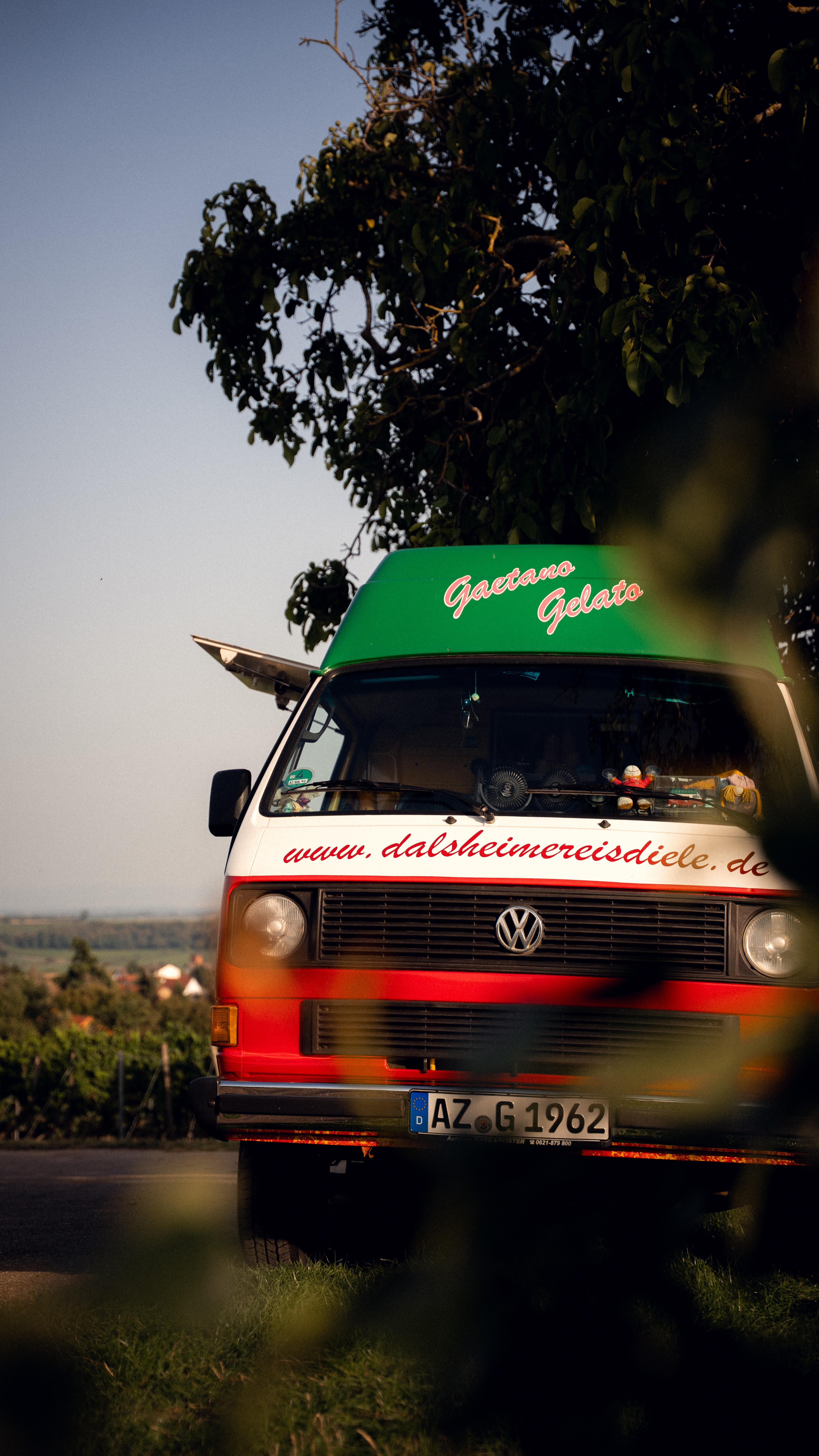 Aus Liebe zum Eis – fatto a mano, servito con cuore 🍨🍧🚐🇮🇹
#eis #icecream #gelato #sommer #lecker #selbstgemacht #eisliebe #dessert #yummy #dolcevita #gelatoconamore #handgemachtmitherz #eventgelato #vwclassic