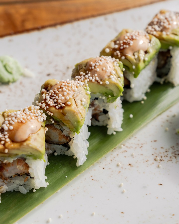 A perfect bite for any moment. Fresh sushi with all the flavors of the sea 🍣🥢🌊
#luumabeachrestaurant #luumabeachmarbella #marbellaweekend #marbellatrip #marbellalifestyle #marbellaspain #marbellavacation #elrosariobeach