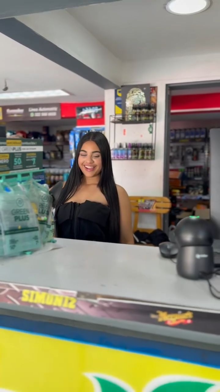 😏 Cuando crees que el cliente te mira porque le gustas…
pero en realidad lo que quiere es su pedido YA 🤣📦
#RealidadVsIlusión #Modobmax #HumorDeOficina #Viral #outletautomotriz
#bmaxecologico