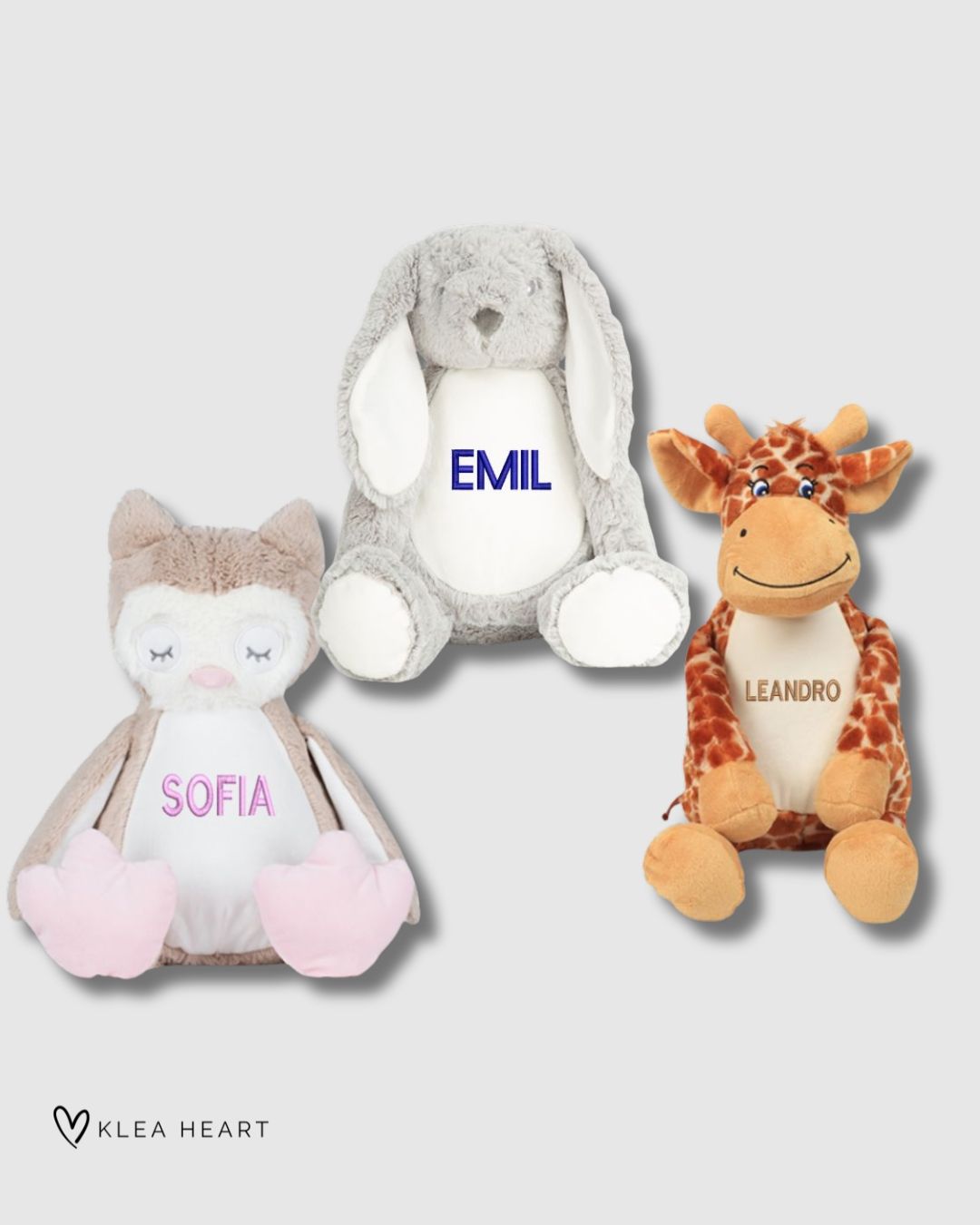 Give a truly personal gift! 🎁 Our high-quality plush toy is lovingly embroidered with your chosen name and/or date — the perfect gift for a birth, christening, baby shower or Christmas. ✨
✔ Soft & cuddly
✔ Personalized with name or date
✔ Clear & easy-to-read design
Made with love in Switzerland. 💖
#KLEAHeart #PersonalizedGift #BabyGift #UniqueMemories