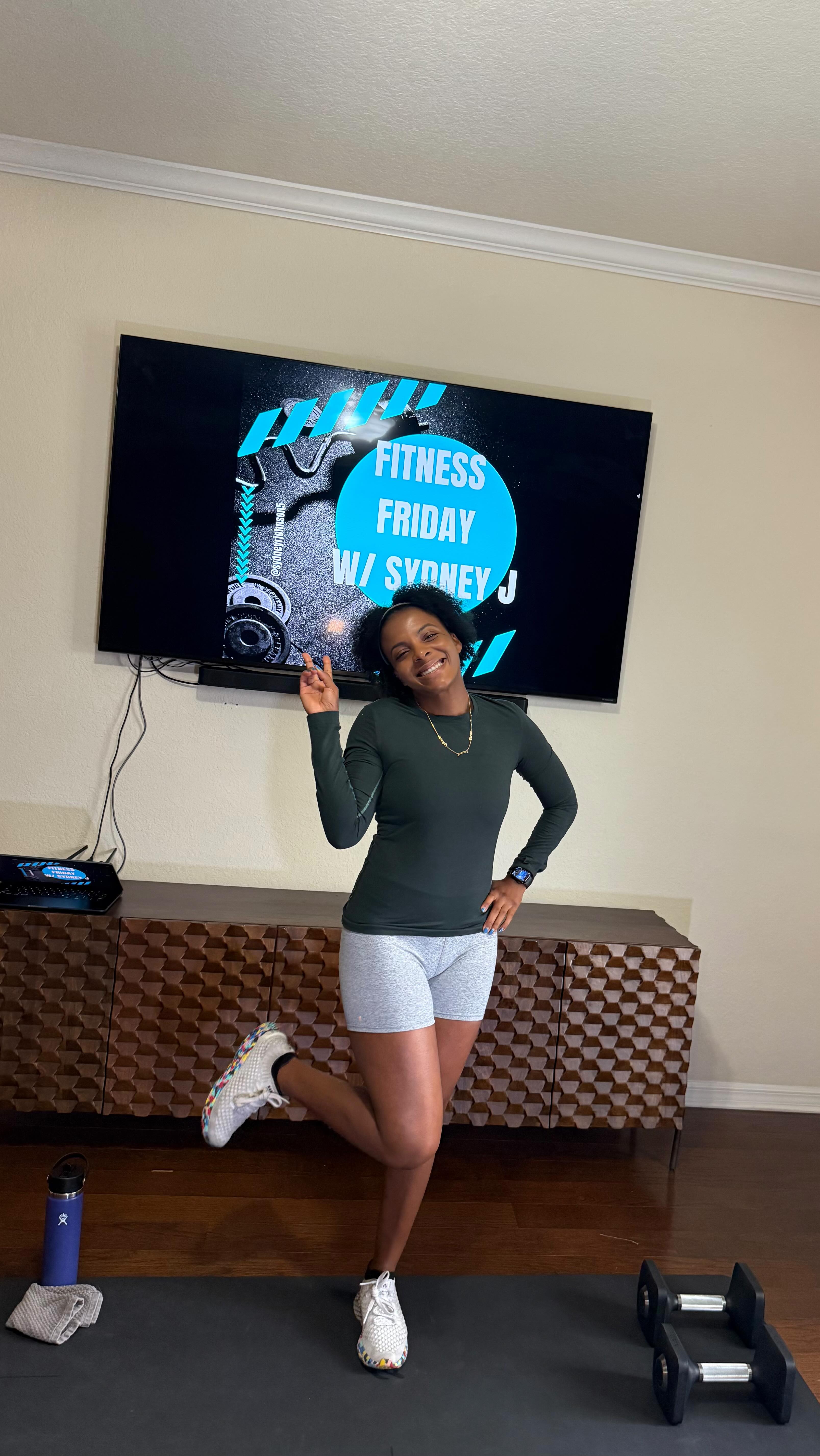 ✨Happy Fitness Friday! Here’s a quick 15-minute lower-body workout to get you moving! Save this for later & tag a friend to try it with you✨
Workout & Playlist below ⬇️
Outfit:
Top: @adidas
Shorts: @nobull
Shoes: @nobull
Workout🫣
6min EMOM
- 6 kickstand deadlift
- 6 kickstand deadlift
6min EMOM
- 6 goblet squats
- 6 sumo squats
Playlist🔥
- Yukon by Justin Bieber
- Folded by Kehlani
- Backdoor by Playboi Cardi ft Kendrick Lemar
- Nice by The Carters
- Breathin by Ariana Grande
#strengthjourneyfitness #fitnessfriday #fitnessmotivation #fitnessgoals #strengthtraining #lowerbodyworkouts #glutegains #legday #workout #workoutmotivation