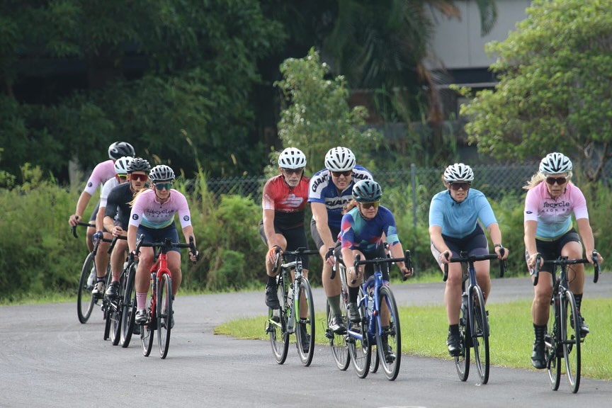🔥 Race day tomorrow!
Fast laps, tight sprints, and the D Grade Coffee Shop pouring great coffee + better banter.
Juniors • Women • A–D grades – don’t miss it. Entry link in bio
#byronbaycycleclub
#womenincycling
#juniorcycling
#byronbay
#jingiwalla
#cavanbahcentre
#critday
