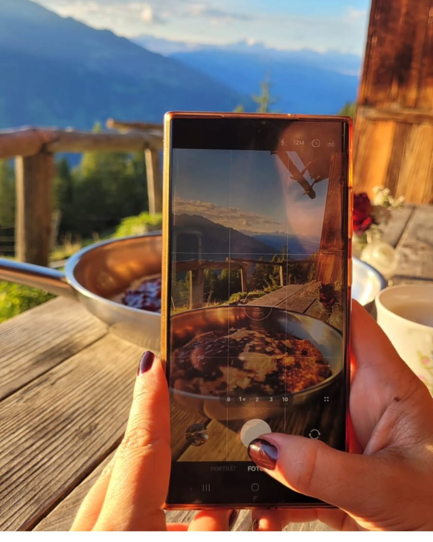 • Little week recap •
Bei uns war diese Woche richtig viel los. Termine, Shooting, Reel-Dreh, Abstimmungen, Redaktionspläne umplanen usw.
+ afterwork Genuss auf der @karlalm_1750
+ gemeinsam bei der Content Produktion
+ kreative Ideen für eigenen Content im Gepäck
+ neuer Laptop ist angekommen
+ Reel-Dreh mit Sumsi @raiffeisenclubtirol
+ Nervenfutter und Motivation für neue Schritte
+ Termin bei der Steuerberaterin
#socialmediagirls #ausgefuchst #agenturausgefuchst #tirol #tirolerunternehmerinnen