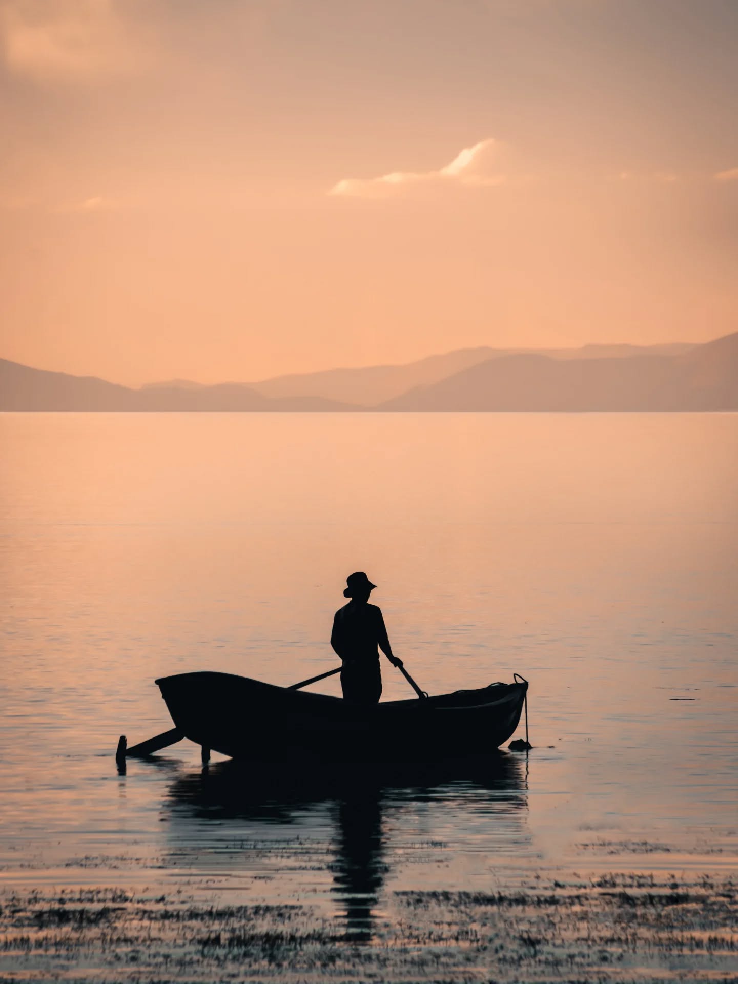 morning rituals 🌄
#trailblazers #nomadsoforiginmagazine #nomads #culture #travel