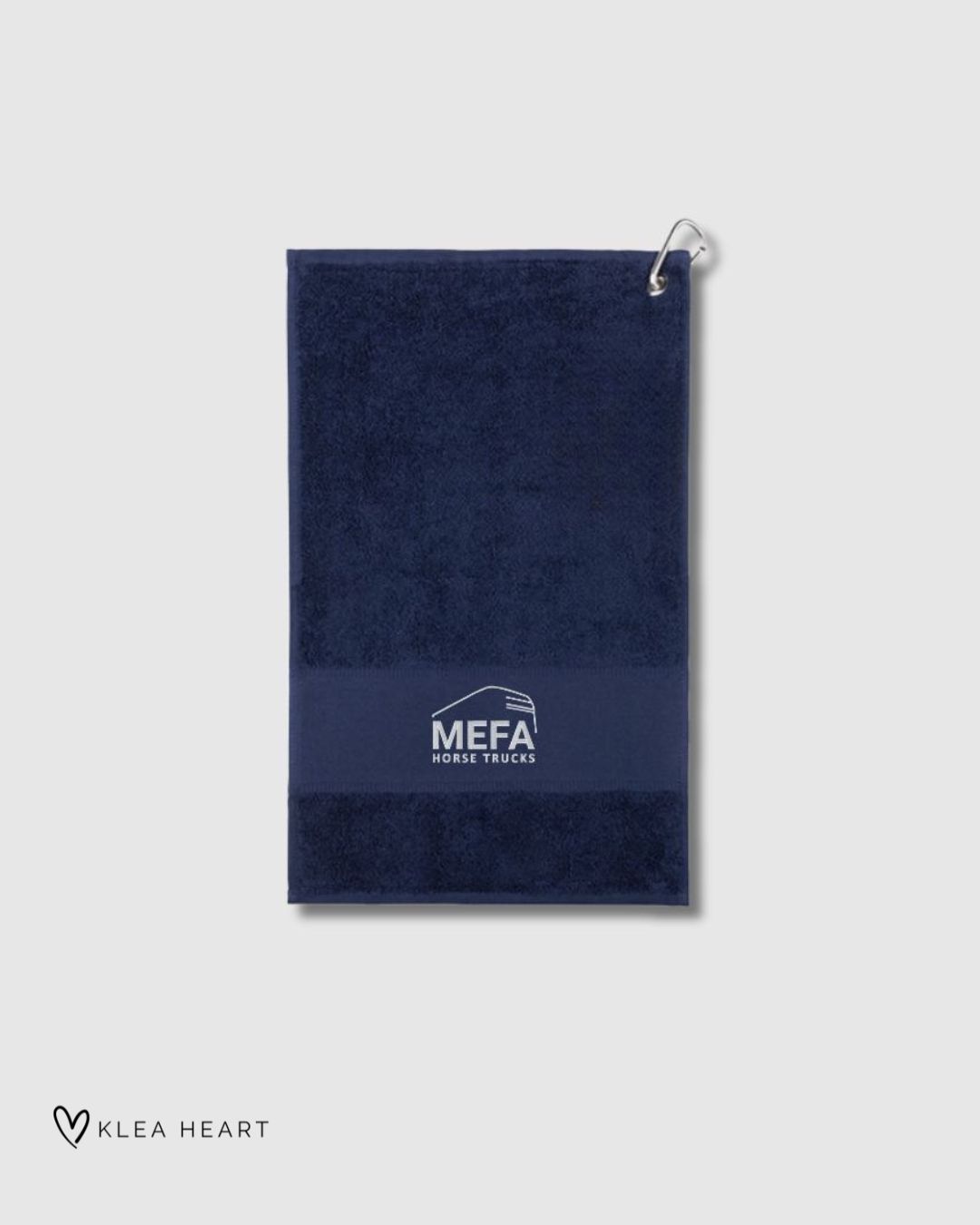 Your current favorite ✨ Our personalized towels with practical carabiner are super popular 🤍
Embroidered with your name or logo – available in navy, black, and grey.
Practical, unique, and always an eye-catcher! 🐎🧵
#KLEAHeart #PersonalizedTowel #EquestrianStyle #CustomMade