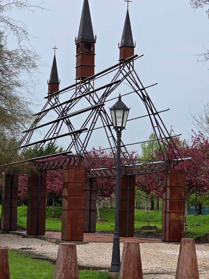 Somos mucho más que un puñados de lotes. Somos una forma de ver el mundo, de transformarlo, de relacionarnos con el prójimo... en Paz, como Familias de Bien ⚜️🌲🌲🌲