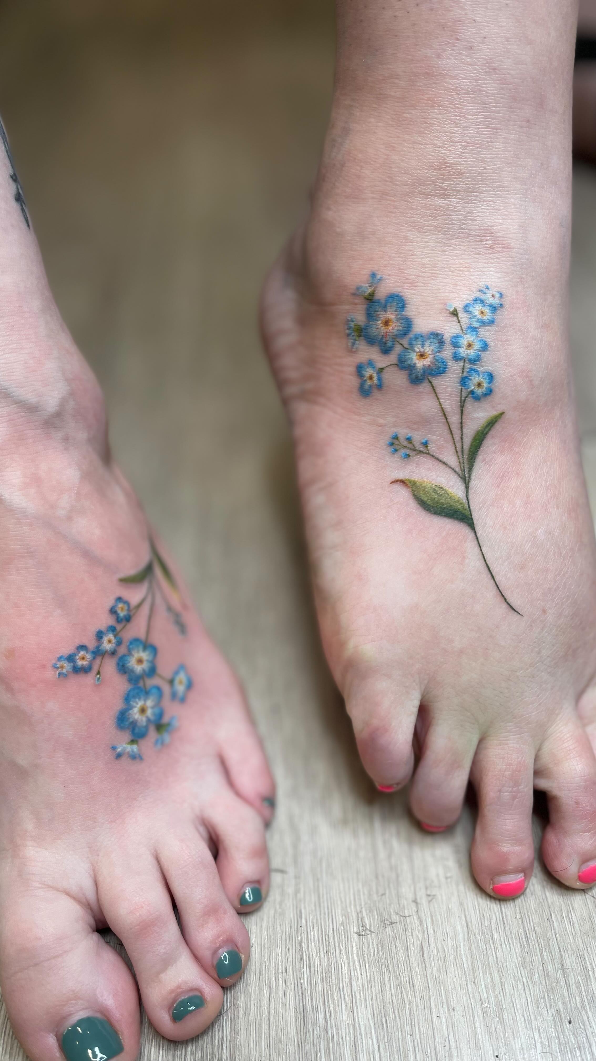 Cute little forget me not flowers! I love fun matching friend tattoos! Tag your bestie and the tattoo you want to get and let’s do it!! 😎
#sanantoniotattooartist #femaletattooartist #customtattoo #floraltattoo #colortattoo