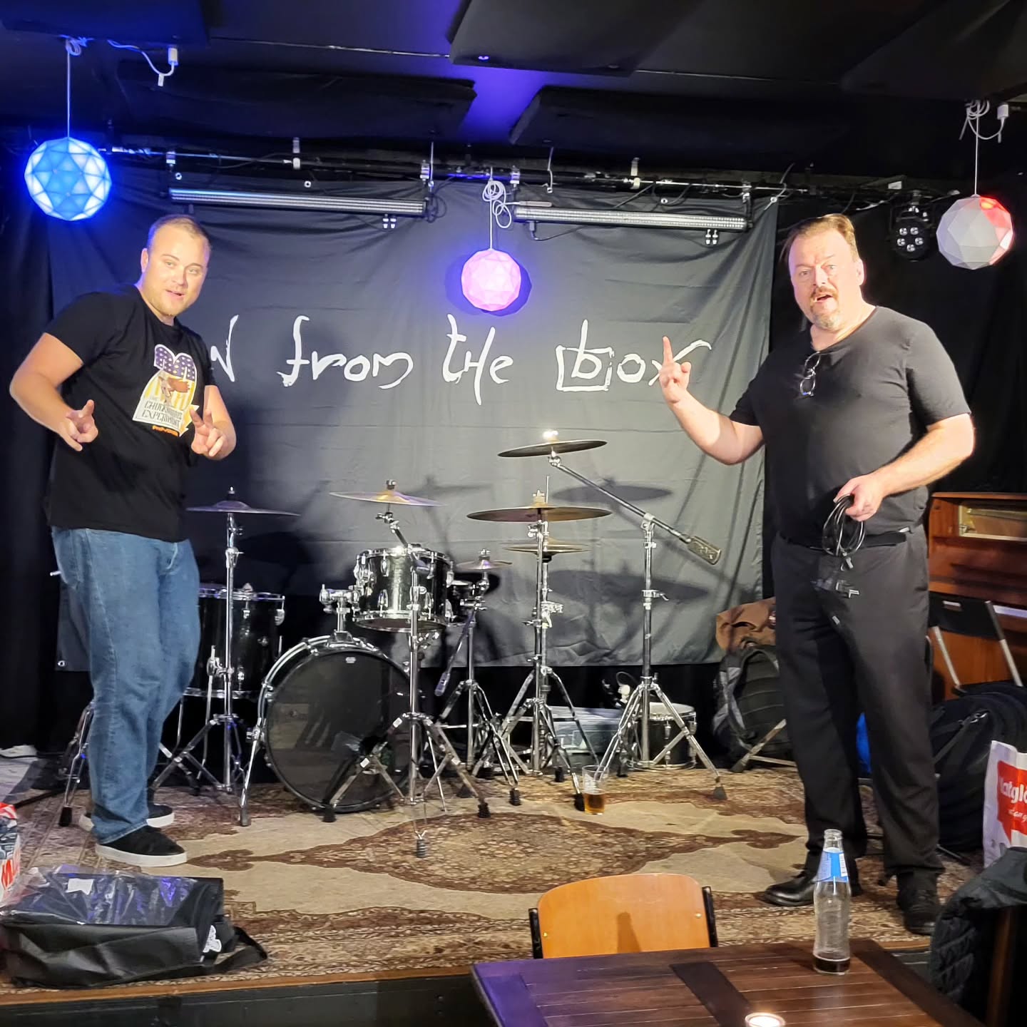 Getting ready for our gig at @fyrensolkafe