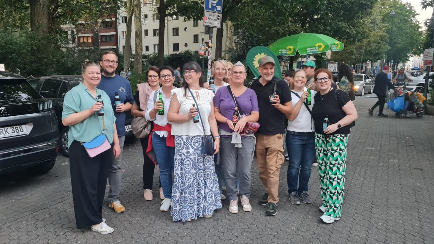 Was eine tolle Tour heute !
@diaandino
#köln #kiosk #kioskbier #büdchen #cornern #kölnerparty #liebedeinestadt #stadtführung #stadtführunginköln #stadtführungköln #cgn #nrw #cologne #cityguide #cityguidecologne #kölsch #bier #büdchentour #kiosktour #belgischesviertel #brüsselerplatz #cologne #koeln #veedel #kolle #köllefornia #veedelsliebe #ehrenstrasse #liebedeinestadt #visitgermany #love