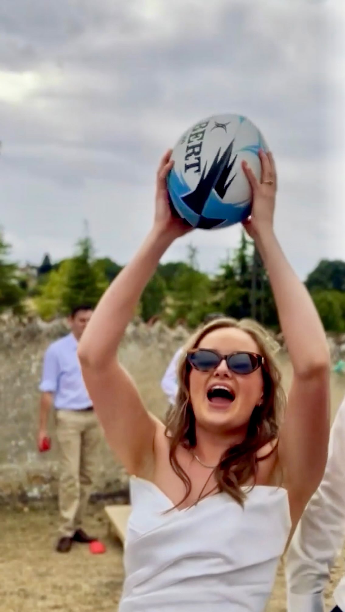 What a fun group of friends and family for the wedding of E&J! Rugby mad crowd so a wedding day rugby scrum was a must 🤣.
Filming for Memories 💛
Venue @manoirdelongeveau.
Planner @marrymoi.zoe for @marrymeinfrance
Film @iwedfilm
Second shooter @gavinchapmanphotography
Flowers @lesfleurscoupees.
Hair @weddinghairdordogne.
#weddingfilmfrance #weddingsouthwestfrance #chateauwedding #contentcreatorfrance #chateauweddingfrance #marrymeinfrance