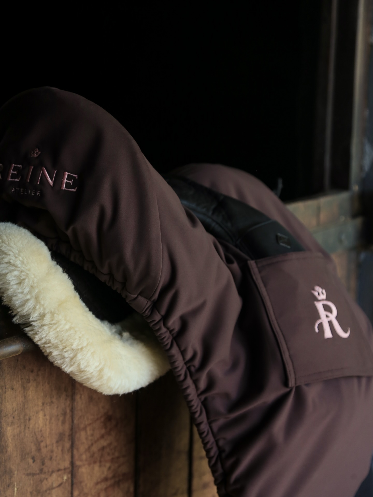 Introducing the Reine Saddle Guard (which pairs perfectly with our Stirrup Guards btw) 🥂
Crafted in premium softshell with a plush fleece interior, it protects your saddle and keeps it effortlessly clean.
Sleek sleeves sit on top so your girth slips straight over, no separate cover needed, while the adjustable drawstring ensures a flawless fit every time.
Structured, polished, and unapologetically luxe - the ultimate saddle upgrade in our opinion.
NOW AVAILABLE to purchase via our online shop (link in bio) ✨