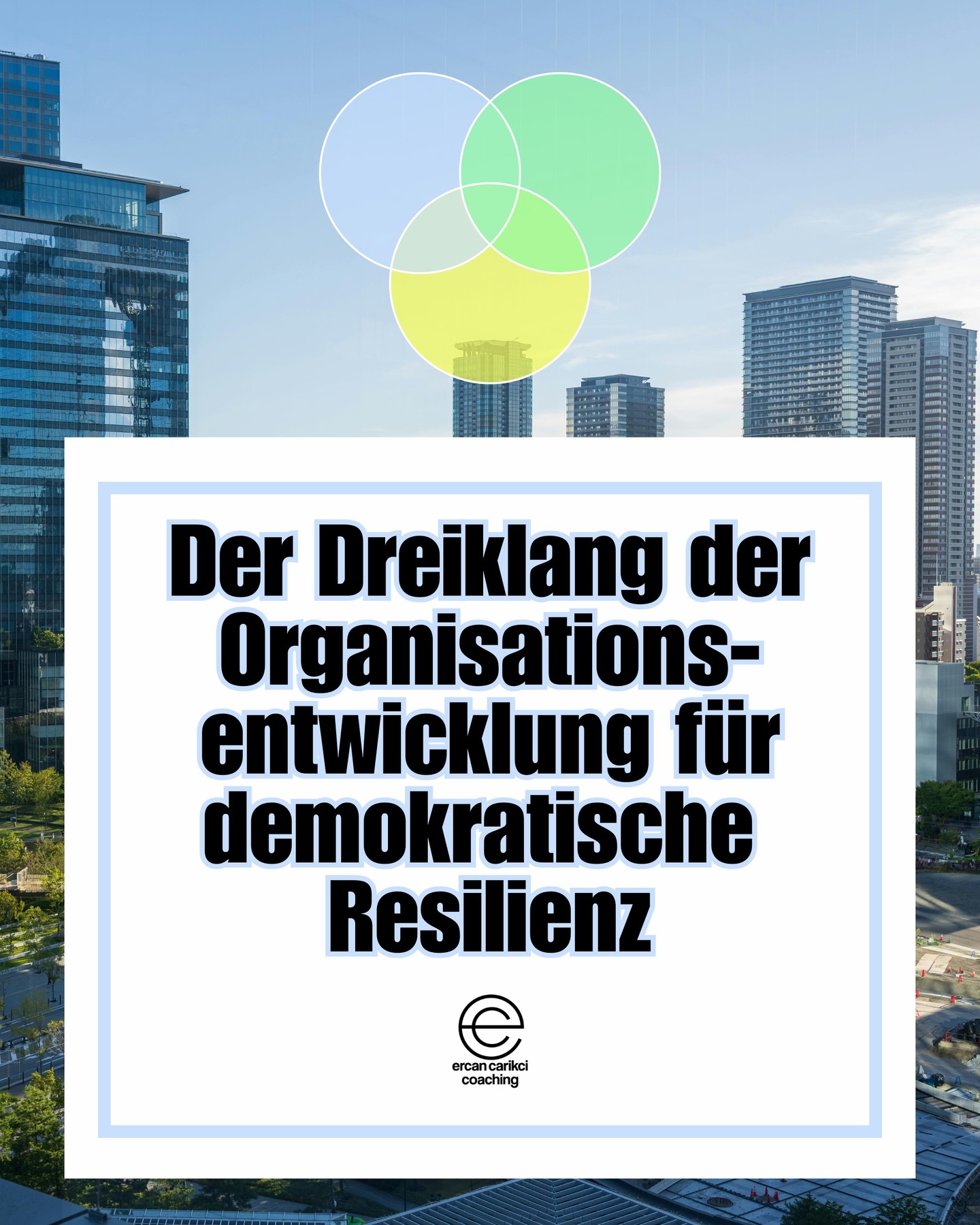 Demokratische Resilienz entsteht nicht allein durch das Wissen über gruppenbezogene Menschenfeindlichkeit, sondern durch die Fähigkeit, dieses Wissen wirksam einzusetzen. Der Dreiklang Warum – Vision – Weitererzählen verbindet Haltung, Strategie und Kommunikation und zeigt, wie Veränderung konkret und passgenau gestaltet werden kann. So vermitteln wir Methoden, die Organisationen befähigen, rassismuskritisches Wissen in die Praxis zu übersetzen – klar, nachhaltig und wirksam. #Awareness #resilienteDemokratie