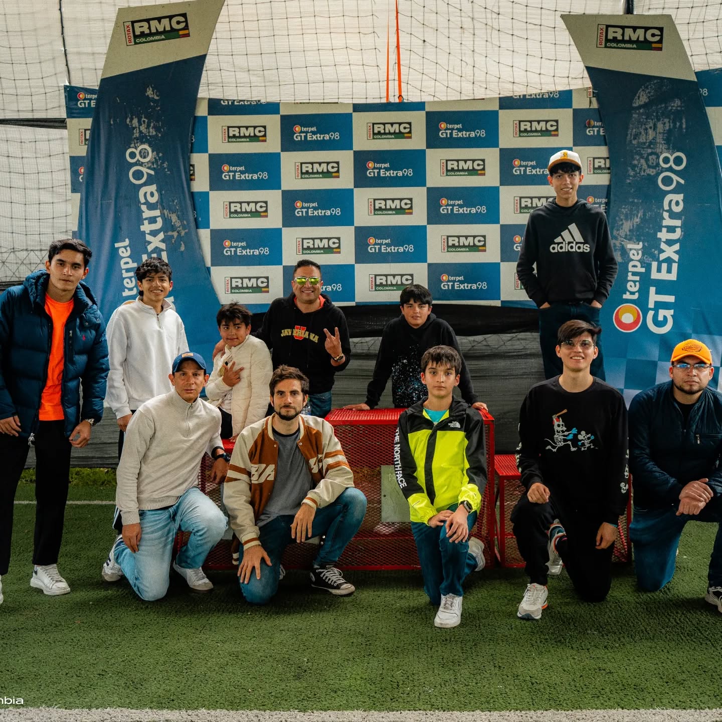 ¡Del recuerdo a la realidad! Hoy es #tbt y revivimos algunos momentos de nuestro último curso 🌟. Cada piloto se llevó una experiencia inolvidable 🏎.
Si sueñas con sentir la adrenalina de los karts, no dejes pasar esta oportunidad e inscríbete a nuestro próximo curso haciendo clic en el enlace del perfil 🎯.
¡La pista te espera!
#PilotosProfesionales #KartismoProfesional #CursosDeKarts