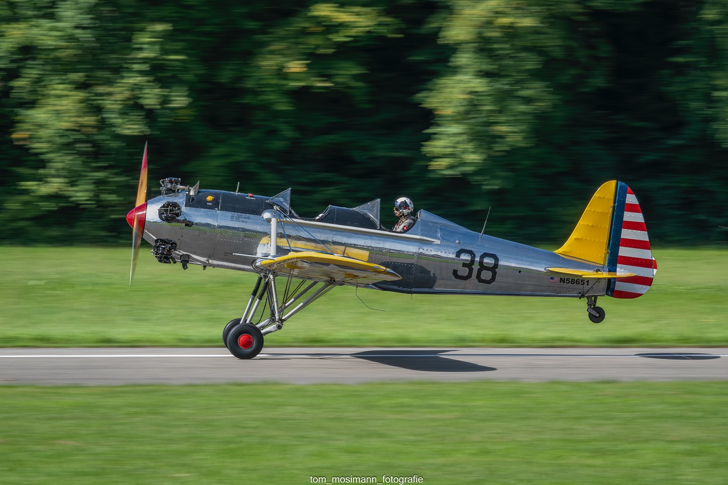Flügerchilbi, LSPL - Switzerland, September 7th, 2025
📸 Thomas Mosimann @tom_mosimann_fotografie
#ryanpt22recruit #aviation #airshow #slowbirds #takeoff #womenpilot #flyinggirl #unicorn #femalepilots #femalepilots #display #little #radialengine #tailwheelpilot #flügerchilbi #bleienbach #switzerland #flyinglife #pilots #aviationphoto #aviationpics #aboveandbeyond
@custom_flight_visors
@natascha_the_flying_unicorn
@cfhelmets
@womenrockwings
@women_aviation