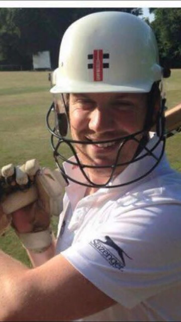 Today we’ll welcome @barnstapleandpiltoncc to GH as the first leg of their 2 day tour. 🍻 🏏 🪱 💡
The return of the prodigal son, chief cheerleader in the Aviva votes push, unlucky not to have the balcony named after him some say. Ron Val runner up and all round good guy @matty9358
#UpTheGlowworms #UpTheHill