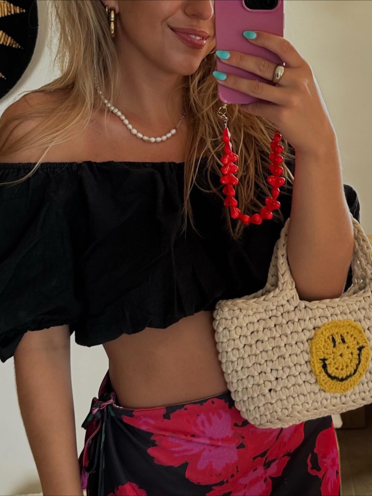 😍🙂 @donnamooij #beso #handmade #red #heart #phonecord #phone #accessories