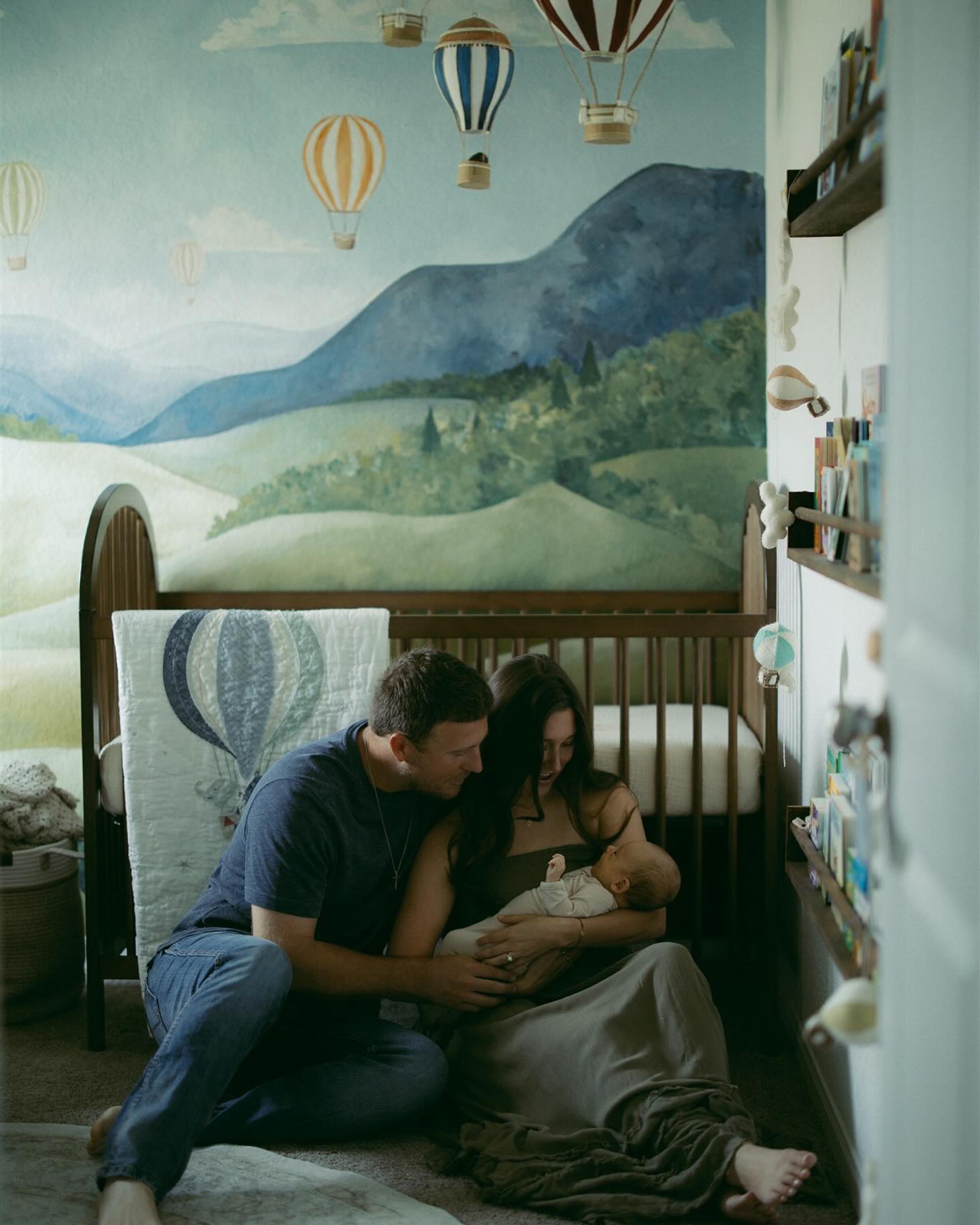 baby Woodchick & a disney inspired little boy nursery 🎈🏞️☁️
.
@taylorwoodchickartist created the absolute most beautiful mural for her baby boy’s nursery & it was such an honor to document it!
.
#sanantonionewbornphotographer #sanantoniomaternityphotographer #sanantoniofamilyphotographer #sanantoniomoms #motherhood #fresh48photographer #babynursery #nurseryinspo #upthemovie #boernenoms #alamoheightsmoms #stoneoakmoms #bulverdemoms