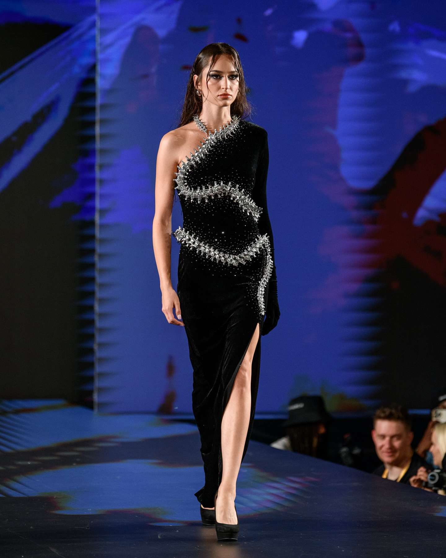 Amazing time in NYC at @runway7fashion @sonyhall for the #NYFW2025ss @romaintheveninparis
#nyfw #runway #runwayphotography #romainthevenin