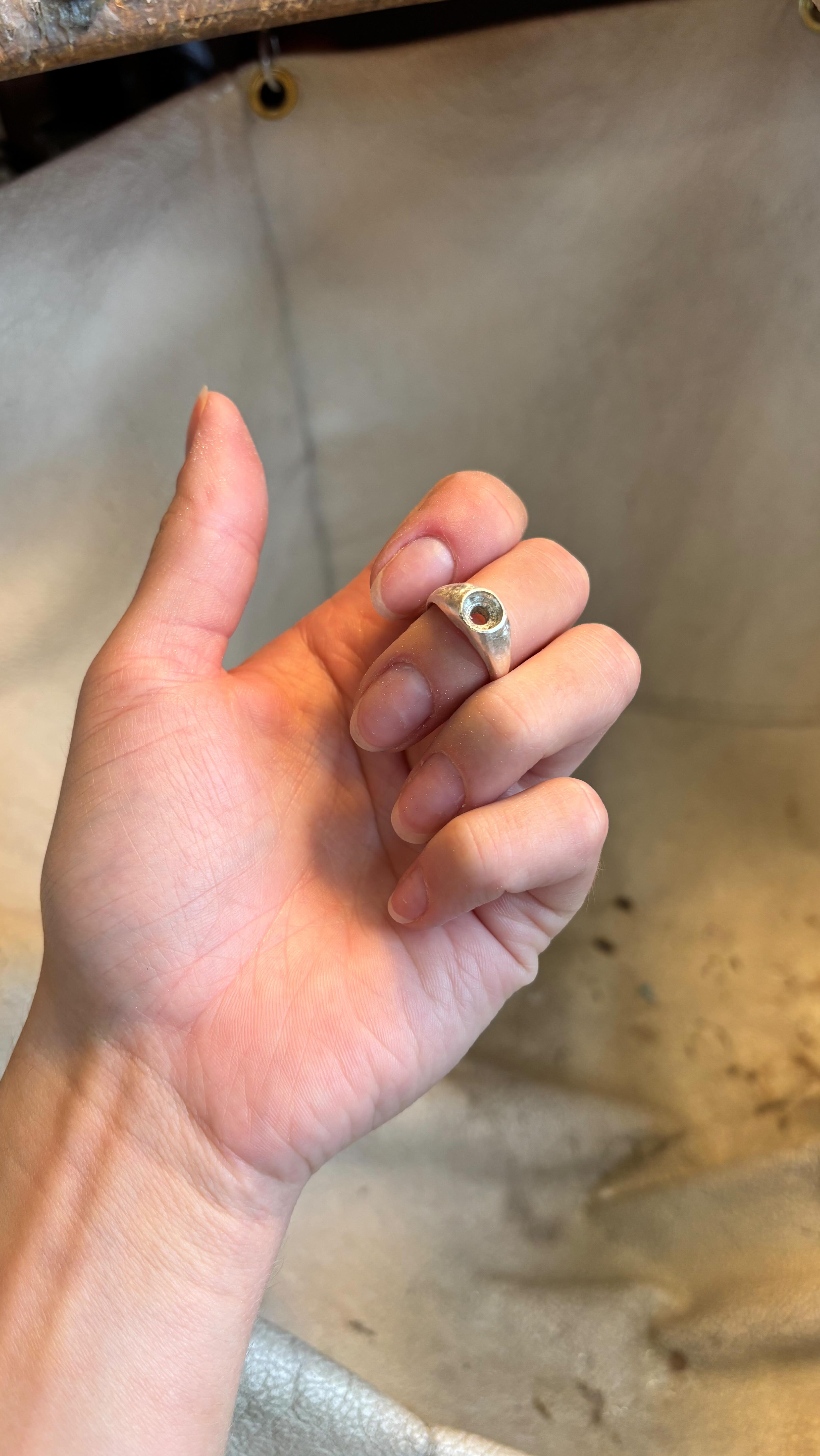 Expectations are high, let’s hope I can live up to them 😅
#smykker #smallbusiness #november_smykker #handmade #earrings #rings #sølvsmed #jewellery #smallbusiness