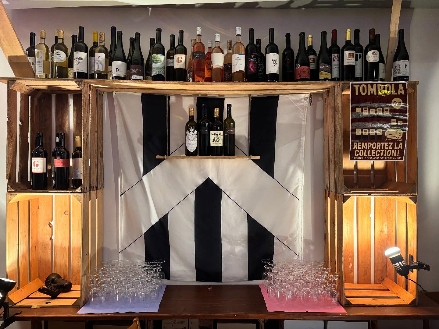 ⚠️ Nouveauté ⚠️
Ce week-end ne ratez pas la première tombola du Coin de Connaisseur!
Un lot d’une cinquantaine de bouteilles de la région est à gagner.
Alors tous au CDC♥️