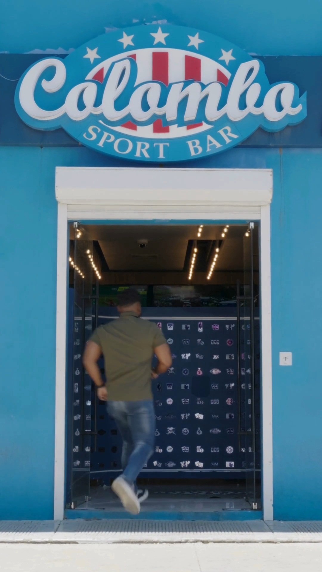 ¡Aquí las jugadas se meten cuando tú quieras! ¡Que palo con Colombo! ⚾
Jugadas en VIVO, para que no pierdas ni un chance.