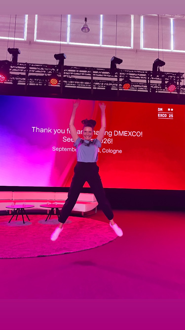 That was DMEXCO 2025! Europe‘s leading digital marketing expo. As the stage host the „World of Commerce“ I had spent 2 fun and intense days immersed in whats next in digital commerce. 36 sessions, 60 speakers, 2 languages. The best part is always meeting and catching up with colleagues: @davidbargiel @alissa_stein @emily_whigham #events #moderator #dmexco #digitalmarketing #commerce #eventhost