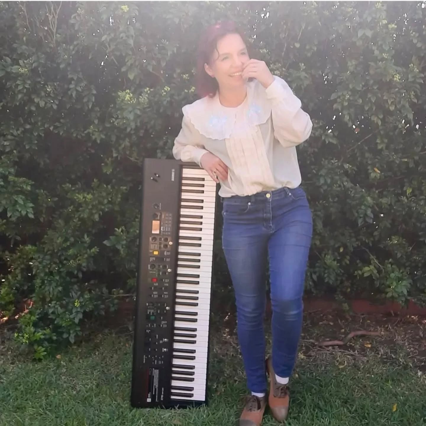 Off to @oceanvibeulladulla today.
I'll take the keys and play some tunes.
Here's to Saturday!
Cheers
Xoxo