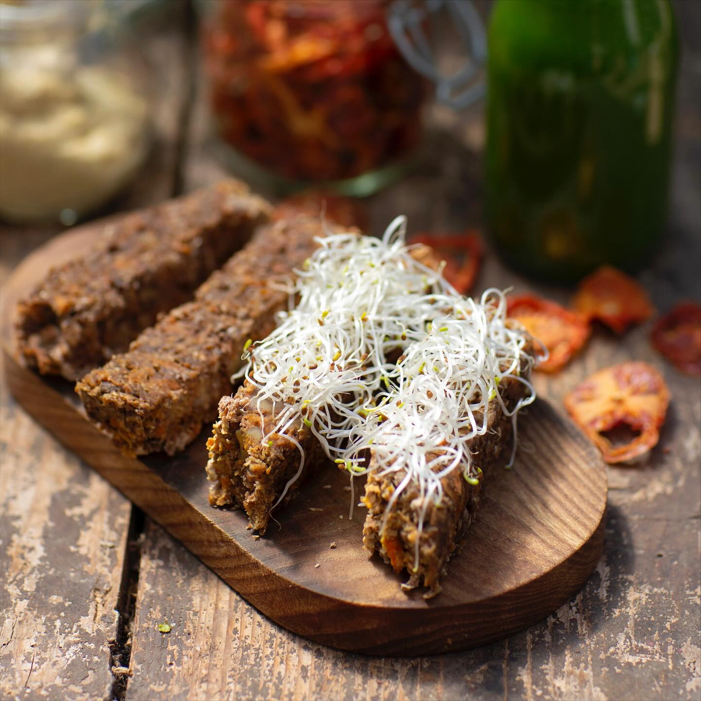 Alfalfagroddar - krispiga, nyttiga och goda! 🌱
Perfekta toppingen på frukostmackan eller till mellanmålet! 😋
#groddar #alfalfa #alfalfagroddar #frukost #mellanmål #munkagrodden #närodlat #ekologiskt
Foto: @annikasnaturligating ✨