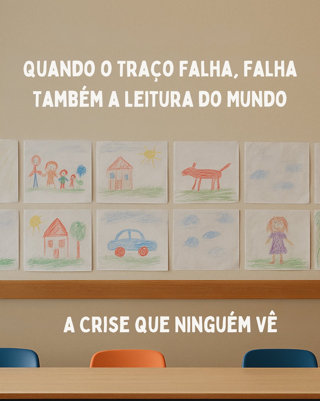 Início do ano lectivo. Na mesma semana, em conversas com dois professores de primeiro ciclo que estão a acompanhar o primeiro ano (um na Holanda, outra em Portugal) deparámo-nos com a MESMA questão: - crianças de 6 anos a desenhar como crianças de 3.
Não se trata de aptidão ou talento individual - cada criança tem o seu ritmo. Estamos perante um padrão geracional que vai muito além das diferenças naturais.
Este não é um caso isolado. É sintoma de uma crise de neurodesenvolvimento que a ciência já documenta.
A EVIDÊNCIA É CLARA:
- Investigação com 700 crianças: competências viso-motoras aos 5 anos preveem sucesso académico melhor que QI.
- Estudos de Virginia Berninger (Universidade Washington): quem não domina o traço tem redes neurais subdesenvolvidas para a LEITURA.
- Dados de 500.000 crianças dinamarquesas: começar a escola 1 ano mais tarde = menos PHDA + melhores resultados.
O PARADOXO DEVASTADOR:
Quanto mais “aceleramos” intelectualmente, mais ATRASAMOS neurobiologicamente.
RESULTADO: Crianças com vocabulários extensos mas incapazes de traduzir pensamento em acção. Mentes “cheias” em corpos imaturos.
A SOLUÇÃO EXISTE:
- Desenho livre diário até aos 7 anos
- Adiamento da alfabetização formal até maturidade completa
- Restauração das competências manuais (mais no carrossel)
É pelo corpo que a aprendizagem começa.
Então vamos começar por proteger e defender o tempo de brincar, o espaço para o corpo, o silêncio e a liberdade para desenhar, pintar, garatujar, e a liberdade para crescer ao ritmo do desenvolvimento — não ao ritmo do currículo.
E na tua sala?
Também está a acontecer?
Então talvez seja hora de questionar o que estamos a pedir e começar a devolver o que o corpo precisa.💛
Bom fim-de-semana!