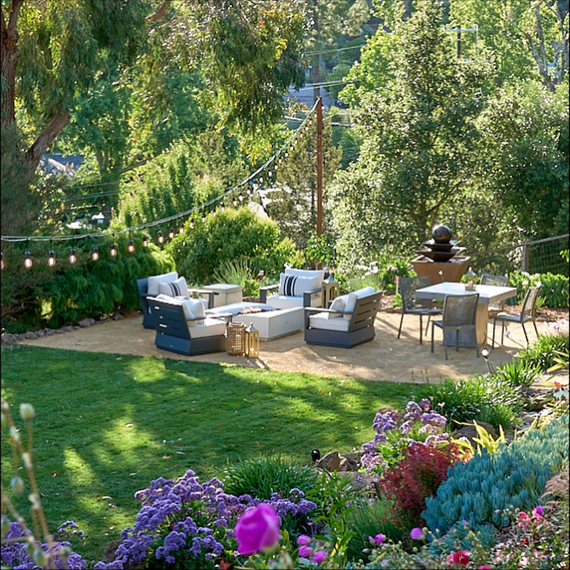 What happens when an already beautiful exterior space gets a facelift? Pure magic. ✨
@terraoutdoorliving
@lumacaststudio
@struxureoutdoor
@keystoneyards
@timbertech
@potterybarn
@bbqguys
@solgracehome
#exteriordesign #outdoorfurniture #alfrescoliving