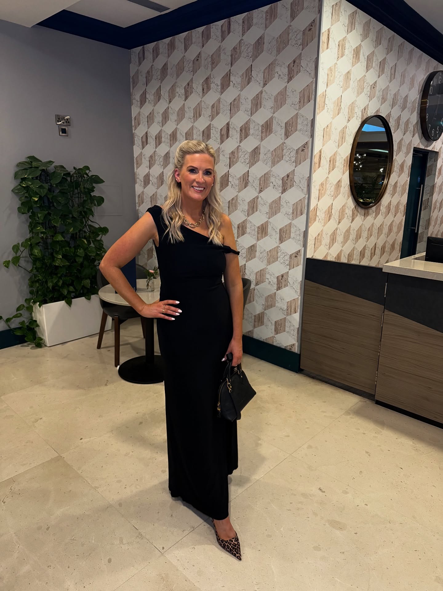 A rare glam night out 🖤
Celebrating the best of Irish E-commerce @ecomm.live ✨ Congratulations to all the businesses who won and nominated. Amazing achievement! Huge congratulations to @sineadscurvystyle @vacious.ie team 🥰 I have been working with the team for over a year now. So proud of this small team. Superstars. Absolutely no stopping them!
2025 is set to be the biggest year yet and we ain’t stopping 🚀
#irishecommawards #irishecommerce #vacious #vaciousshapewear