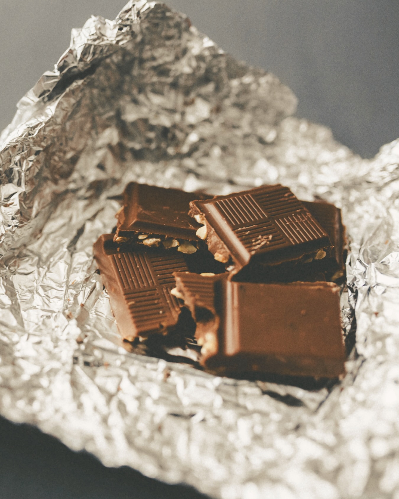 Poniedziałek smakuje lepiej, kiedy zamiast narzekań masz pod ręką tabliczkę czekolady
Bo kto powiedział, że energia na start tygodnia musi być tylko z kawy?