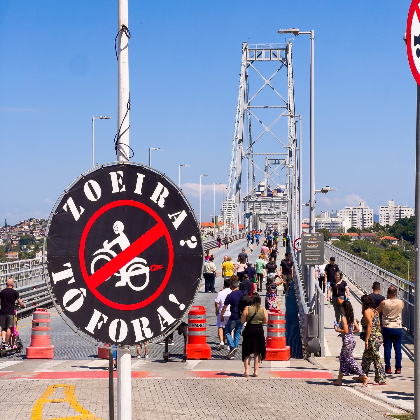 Começando o Floripa Moto Day no nosso cartão postal, a Ponte Hercílio Luz.
Um dia inteiro para celebrar a cultura das duas rodas no coração da Ilha.
#floripamotoday
