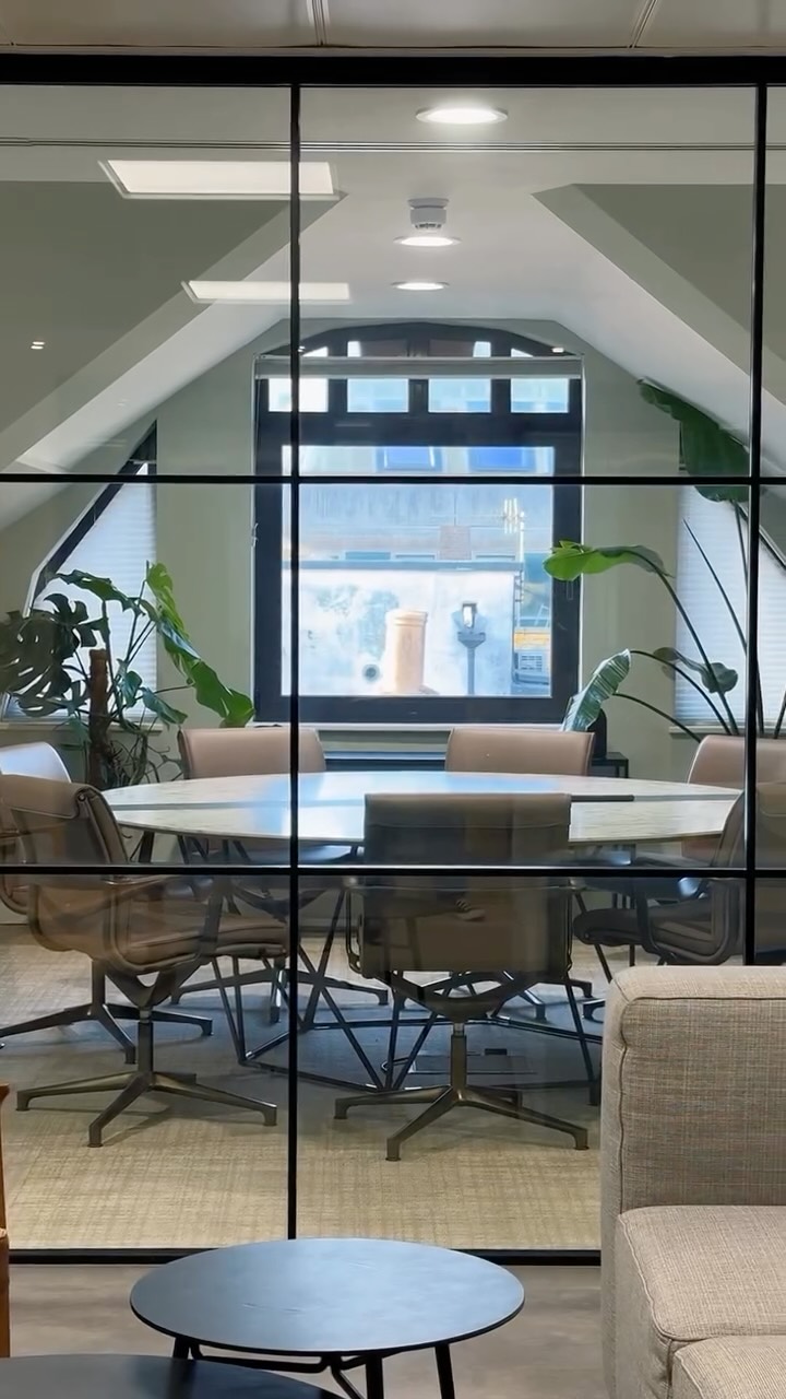 Welcome to The Loft 🌆
Picture this: you, seven of your team, and a meeting space designed for clarity, creativity, and big decisions. A room where big ideas happen.
Find all the details on our site and of course, members always get 30% off.