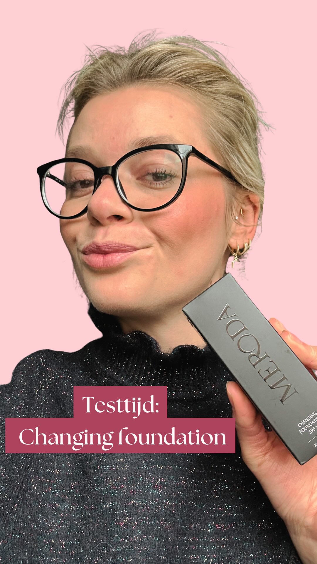 👀 Testtijd: Changing foundation?
•
•
•
•
•
De @merodacosmetics changing foundation past zich aan aan je huidskleur … of toch niet? 👀👀👀
Let’s put her to the test mkay?
👇
Check de video en laat me weten wat je ervan vond en wat ik nog mag testen!! Ik hou echt van dit soort video’s 😍
P.s.: Liken, liefde tonen en/of taggen mag ALTIJD ❤️
Nooit changerende liefde
Julie 💋
#visagiste #brasschaat #muabelgium #vrouwelijkeondernemers #brasschaatshopping #kleinezelfstandige #antwerpen #mariaterheide #makeupartiest #makeupproducten