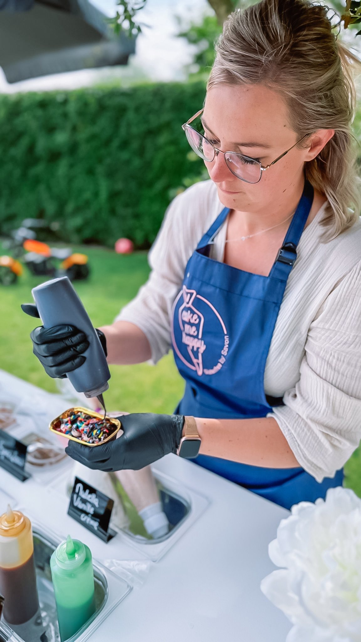 De CakeBar op jouw feestje!
.
De maand september is echt een feest!
Ik mag elke week met de CakeBar op pad🤍…
.
En ja, ik zeg MAG, want elke keer voelt echt als cadeautje…
Tuurlijk is het werken, tuurlijk zit er veel tijd in!
.
Mag ik ook een keer bij jou komen staan?
.
#cakebar #cakebarnederland #glutenvrijecakebar #glutenvrijecake #loveyobakeyouhappy #glutenvrij #bruiloftinspiratie #festvivalbruiloft #partyplanner #evenementplannen #feestideeën #cakemehappyglutenfree