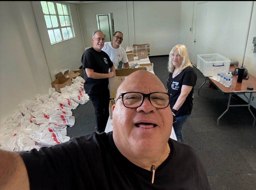The @pickupslimitedpv helping with the @grandnationaltruckshow bag stuffing.
Great group of folks rolling up their sleeves to help out.
#f100 #f100syndicate #f100mob #f100custom #fordf100 #fomoco
48-50: #bonusbuilt #bonusbuiltford
51-52: #f100sharknose
53-56 #fatfender #fatfenderford
57-60 #f100fridge
61-66 #slicksixties #f100slick
62-66 #wrongbed
67-72 #Bumpside #bumpsidenation #bumpsideford
73-79 #dentside #dentsideford #dentside7379 #dentsidenation
80-83 #bullnose #bullnoseford
@pickupslimitedpv @pickipslimited @pul.oc @pickupslimitedsd
@hotf100