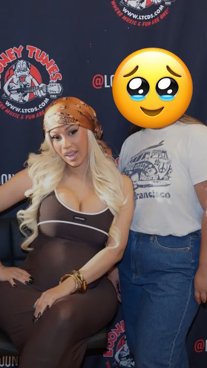 She said LI is far 🤷♀️😅😂
#cardib #cardibnyc #qcm #queenscentermall #cardibfans #thingstodoinnyc