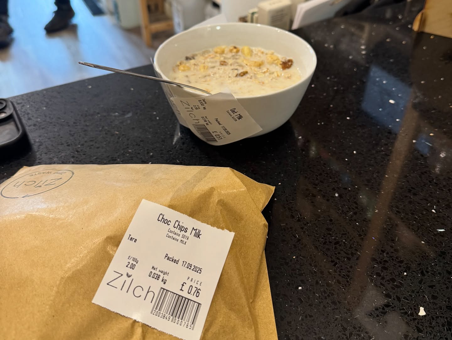 ⭐️ Top Tip ⭐️
No need to overthink your refill! 🫙✨
Sure, glass jars look gorgeous lined up in the kitchen… but sometimes it’s about keeping it simple. This lovely customer popped in, filled up her breakfast bowl, and was good to go 🥣💚
Refilling doesn’t have to be a big job - every little swap makes a difference for you and the planet 🌍
So, what’s the first thing you’d refill? 💭